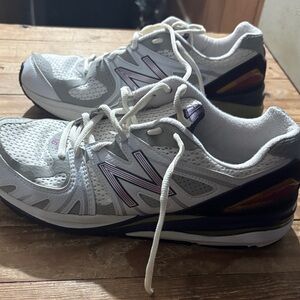 New Balance Women's White and Purple Athletic Shoes